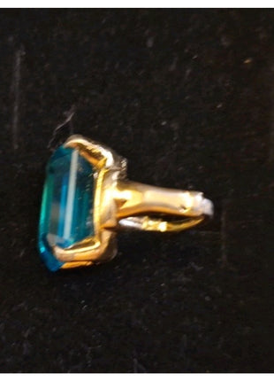 Vintage VENDOME Teal Stone Gold Tone Cocktail Ring Square Shank Adjusts Size 1-5