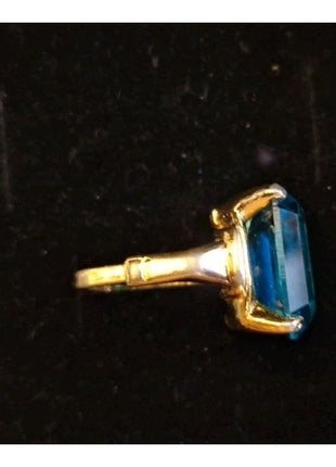 Vintage VENDOME Teal Stone Gold Tone Cocktail Ring Square Shank Adjusts Size 1-5