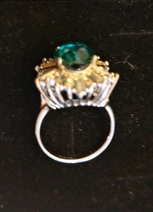 Vintage 18K HGE Cocktail Ring Faux Green Emerald and Rhinestone Cluster Size 8 A