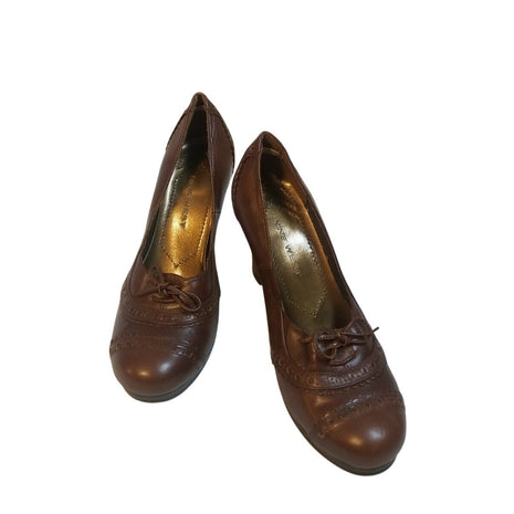 Nine West Brown Leather Heeled Pumps With Decorative Stitching & Lace Detail Size 7.5
