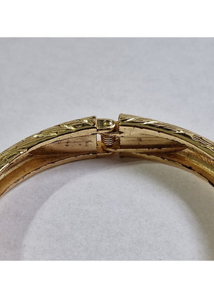 VINTAGE  DOUBLE ELEPHANT KISSING HEAD GOLD TONE CRYSTAL HINGED CUFF BRACELET