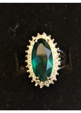 Vintage 18K GE Cocktail Ring Faux Green Emerald and Rhinestone Cluster Size 8 K