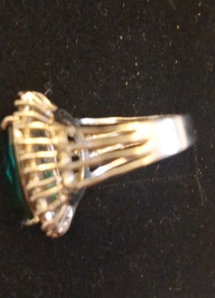 Vintage 18K GE Cocktail Ring Faux Green Emerald and Rhinestone Cluster Size 8 K