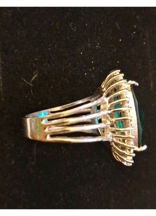 Vintage 18K GE Cocktail Ring Faux Green Emerald and Rhinestone Cluster Size 8 K